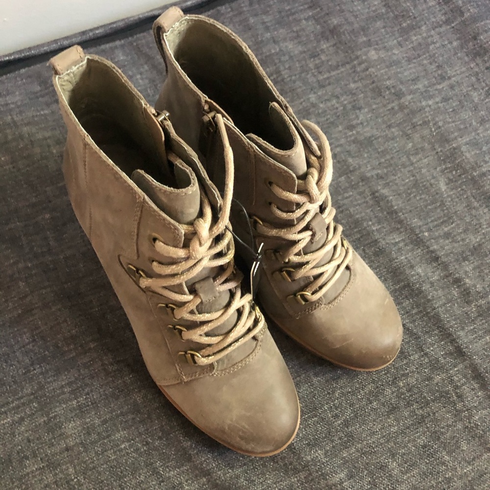Sorel Joan Uptown boots khaki lace up wedge boots - Picture 6 of 14